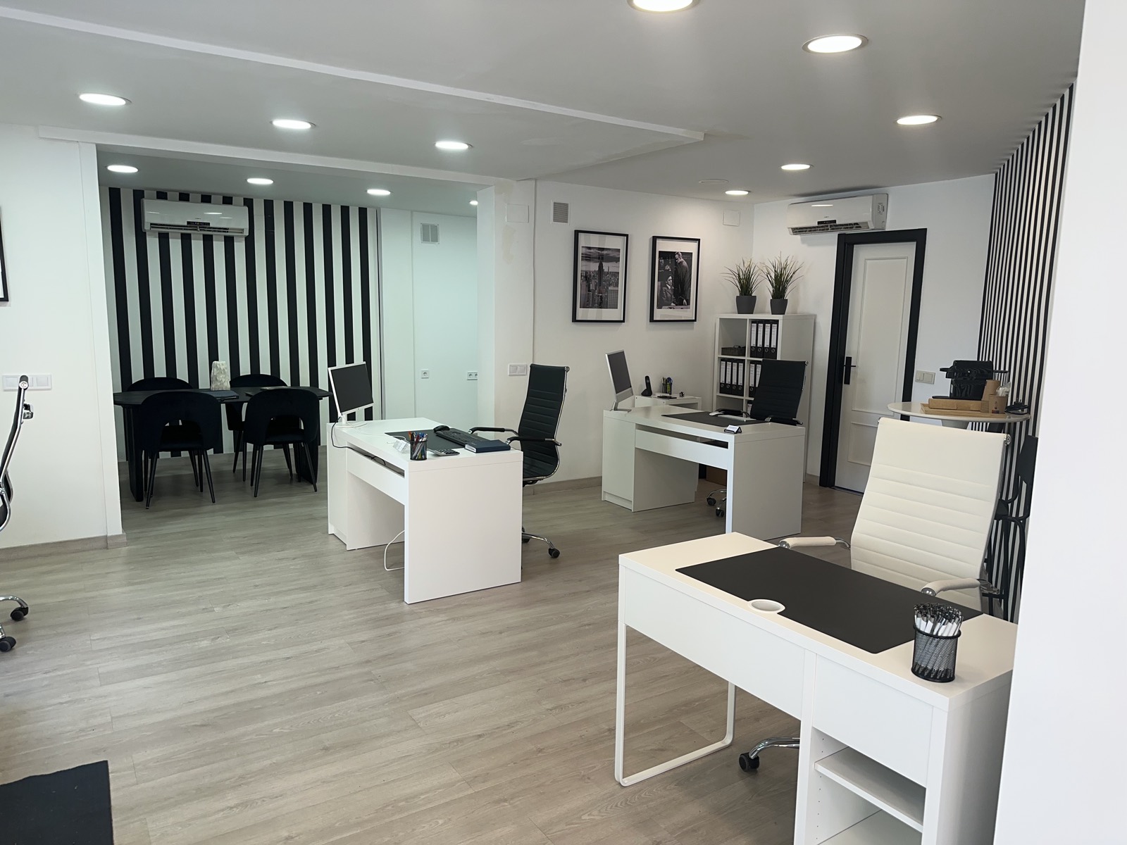Interior de la oficina